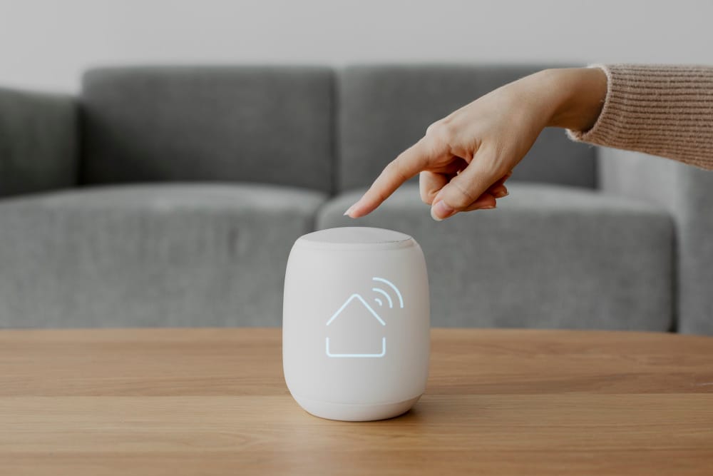 smart-speaker-house-control-innovative-technology