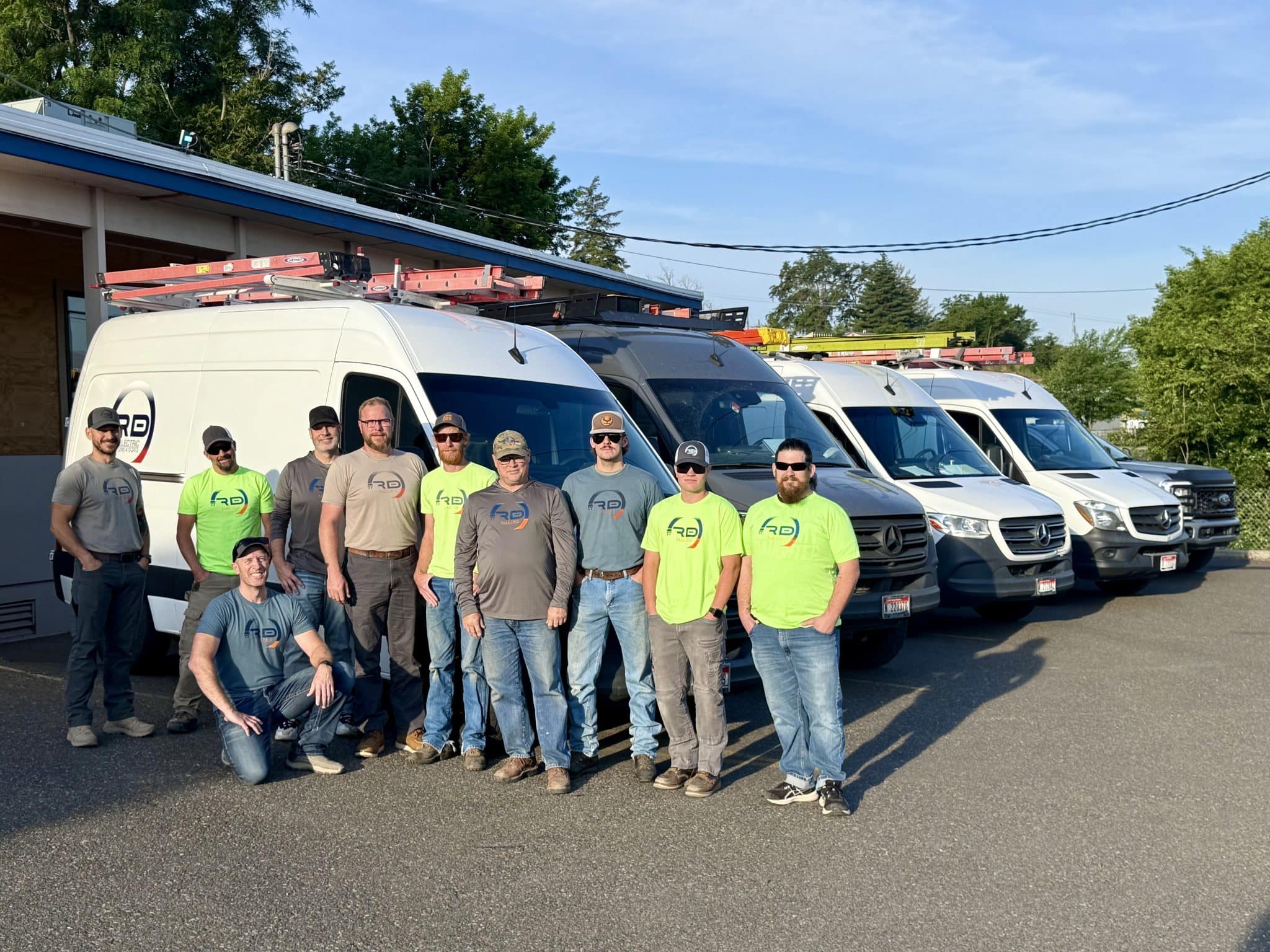 RD Electric crew with branded service truck in Lewiston, Idaho